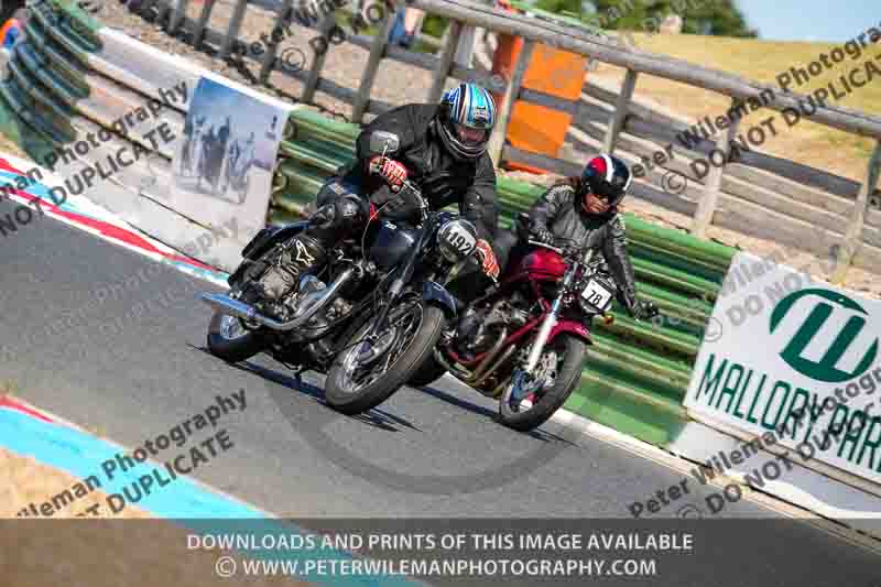 Vintage motorcycle club;eventdigitalimages;mallory park;mallory park trackday photographs;no limits trackdays;peter wileman photography;trackday digital images;trackday photos;vmcc festival 1000 bikes photographs